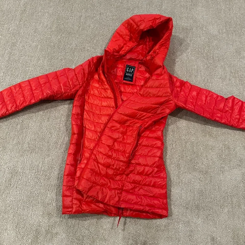 Gap Upcycled Red Puffer Coat - Picture 3 of 4
